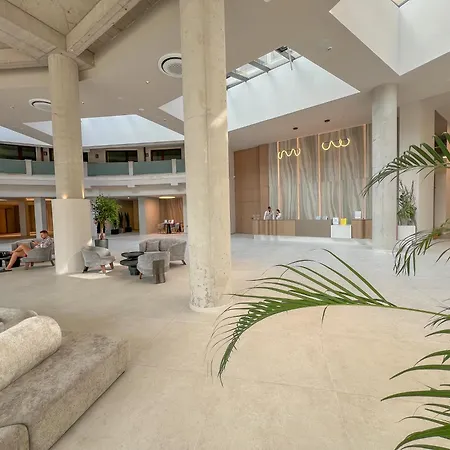 ホテル Grifid Noa 5*