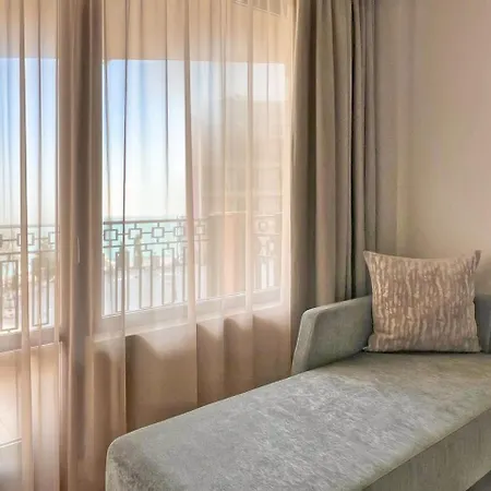 ホテル Grifid Noa