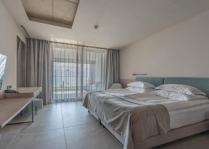 Grifid Noa Aranyhomok